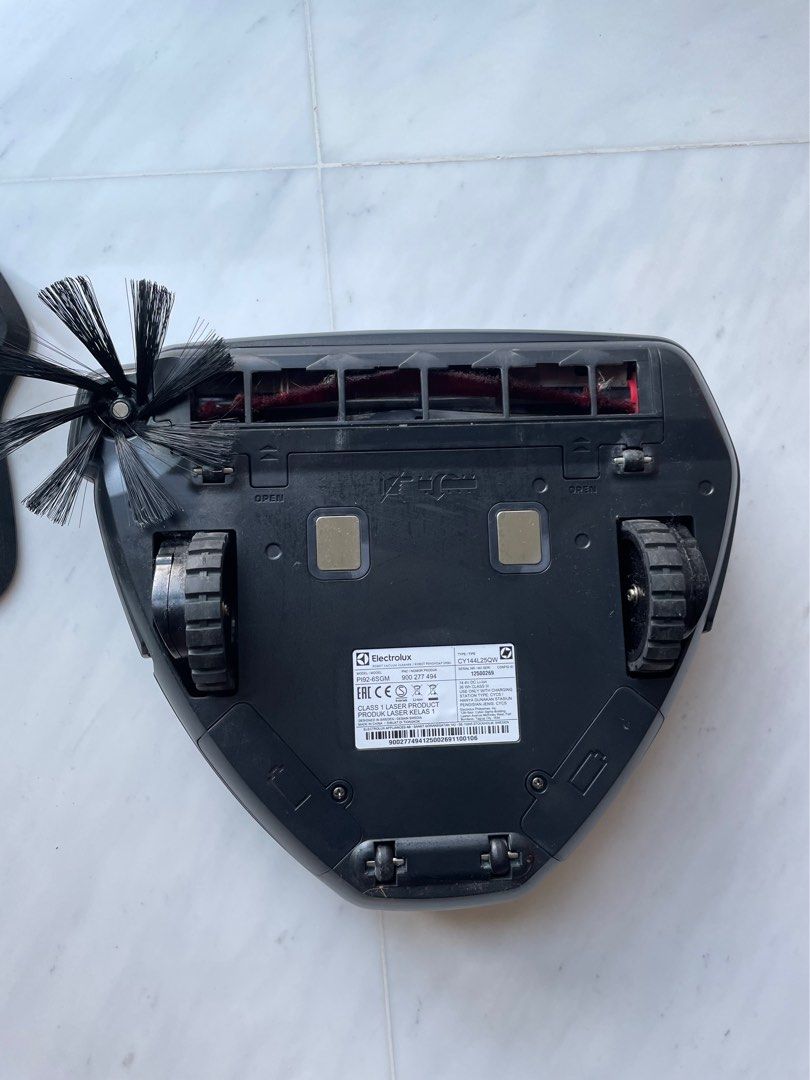 Electrolux Robotic Vacuum Cleaner, TV & Home Appliances, Vacuum Cleaner