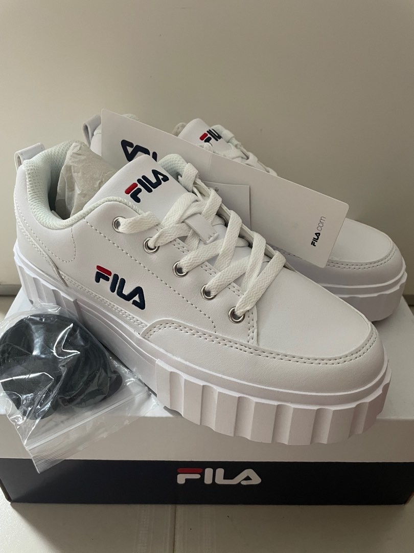 White low top filas best sale