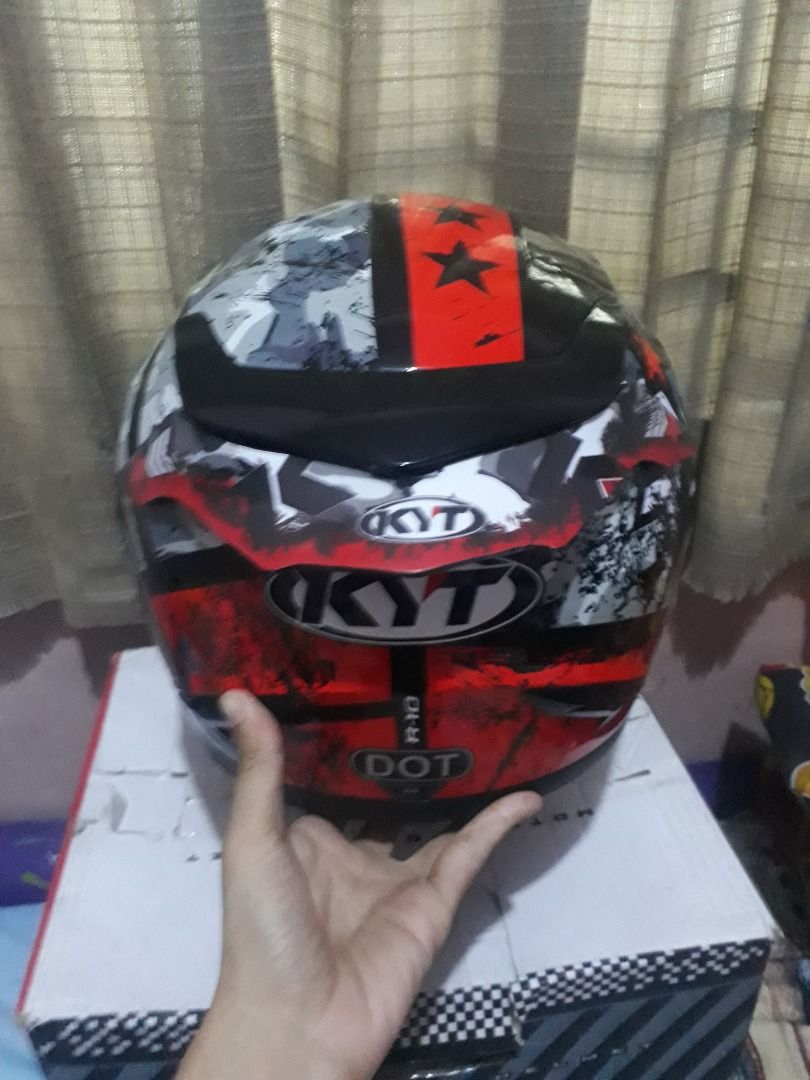 Helm KYT R10 Aquamarine on Carousell