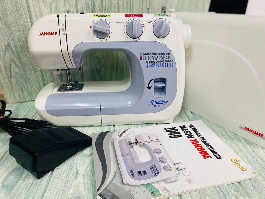Janome Harmony Model 2049 (all in one) SEWING MACHINE., TV & Home