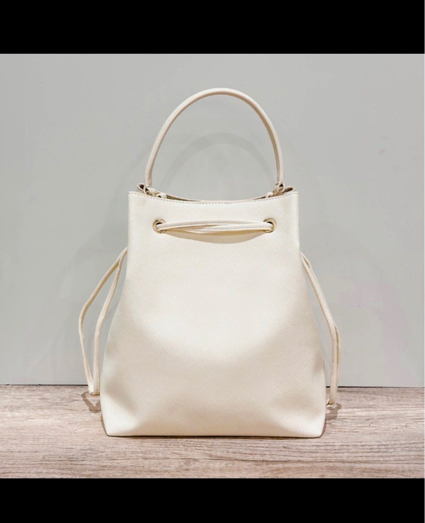 Kara bucket hotsell bag