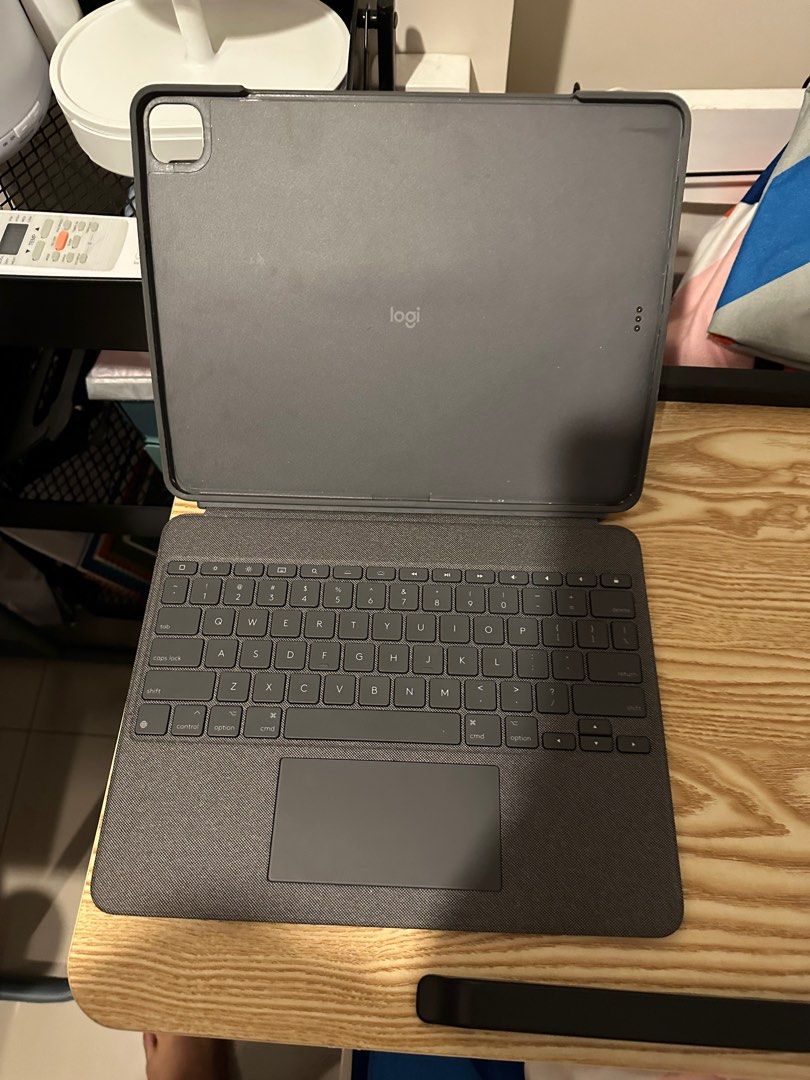 Logitech combo touch Keyboard ipad pro 12.9 on Carousell