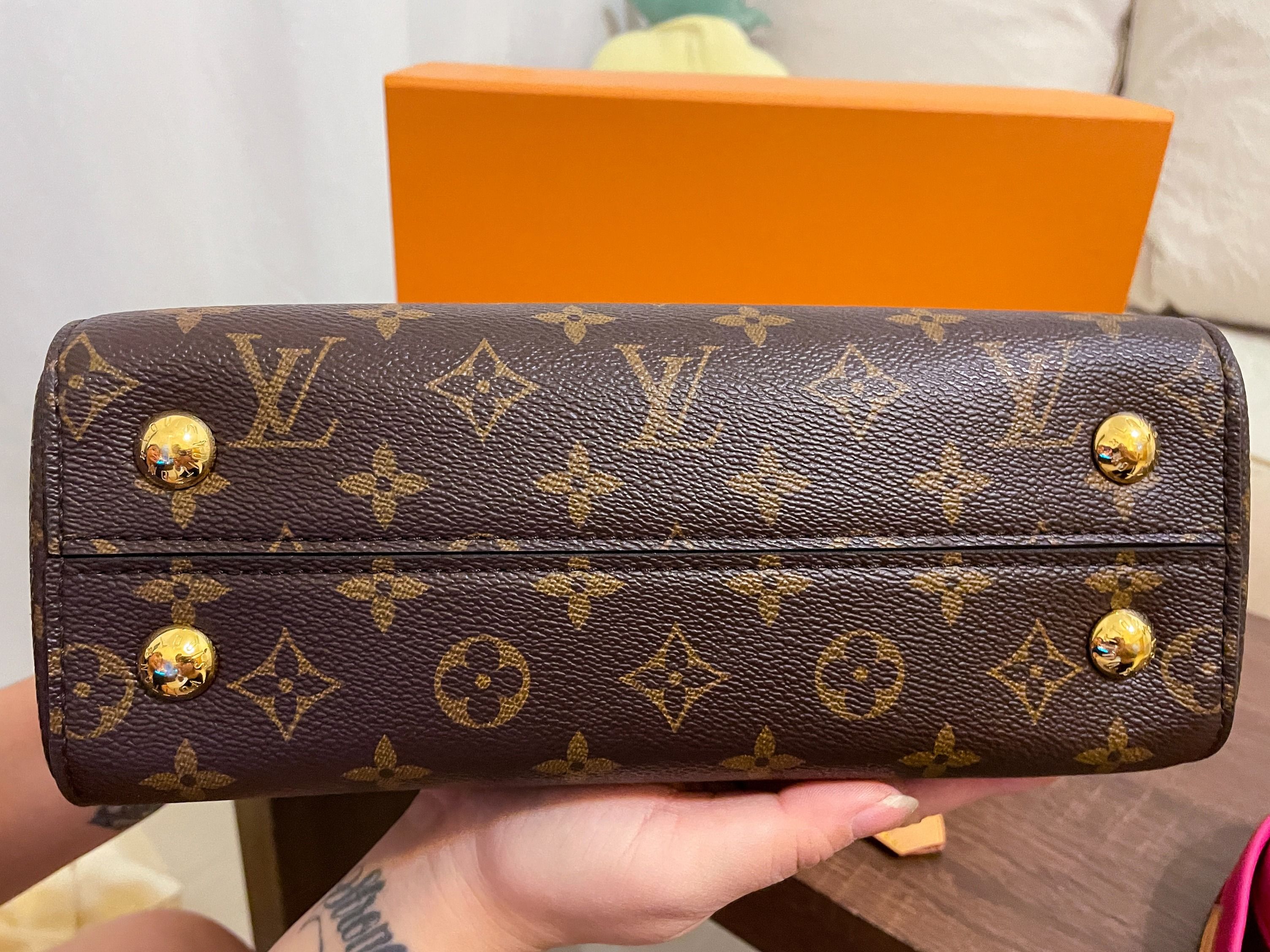 Louis Vuitton Cluny BB ( M42738 ), Luxury, Bags & Wallets on Carousell