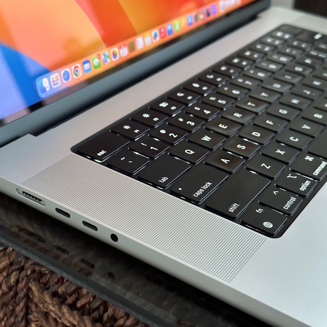 macbook pro m1 16 inch 2021 cũ