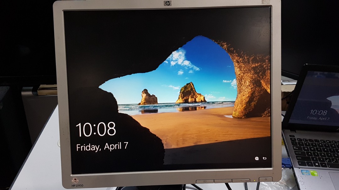 Monitor LCD HP L1950 19 inch, Computers & Tech, Parts & Accessories ...