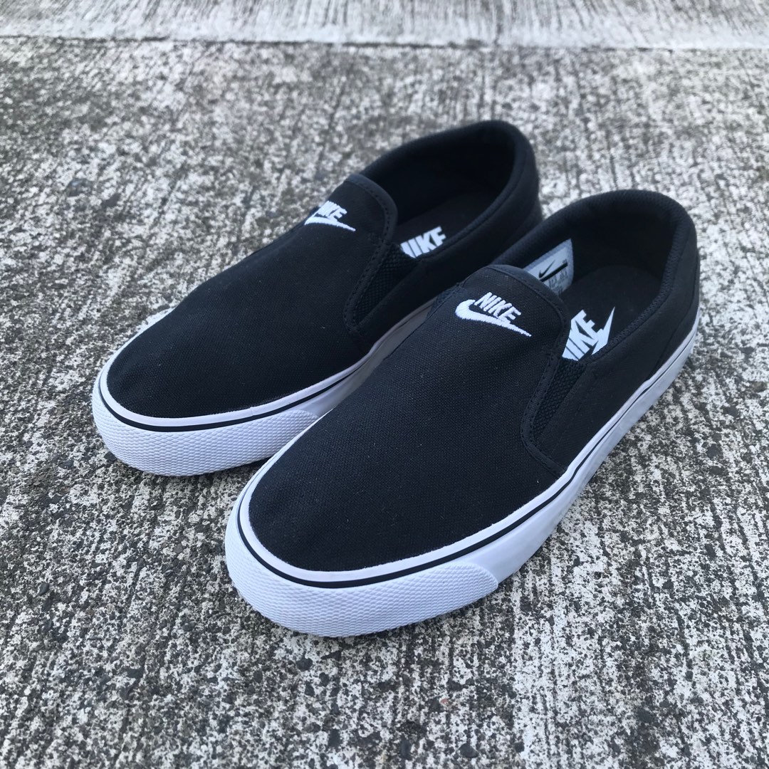 womens black nike slip on