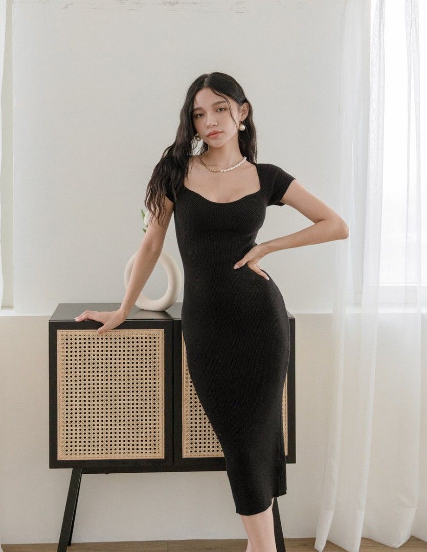 RTP 41.90 Black sweetheart knit ribbed cap sleeve fitted bodycon knitted slit back midi Stella dress