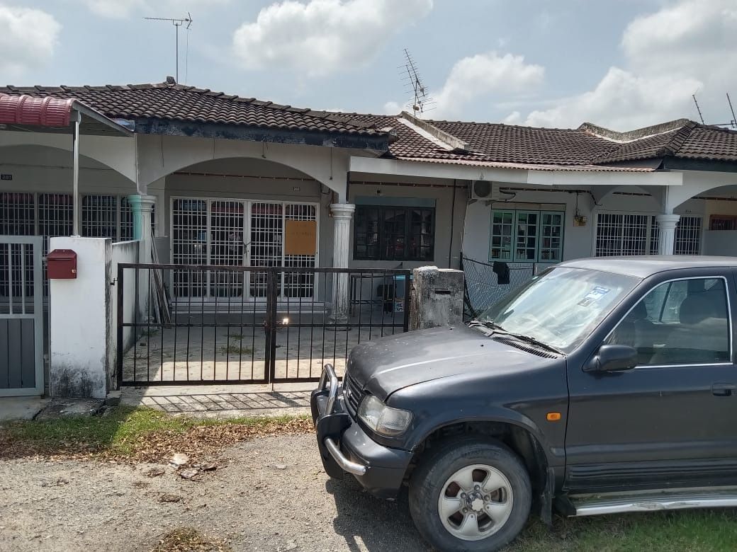 "Rumah Sewa Di Pantai Remis Hanya RM450 Sebulan!", Property, Rentals
