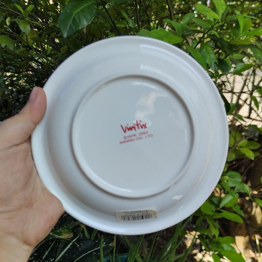 SANRIO Hello Kitty Vivitix Ceramic Plate (Category: Other Kitchenware & Tableware) located in Cainta. Submitted by japananikanik (Listing ID 1228905998, Image 2). Description: - Preloved - From Japan - NO FLAWS - Item on Hand ready for shipping - Great for gift/collection Prices are for the Item only SHIPPING FEE NOT INCLUDED legit seller.