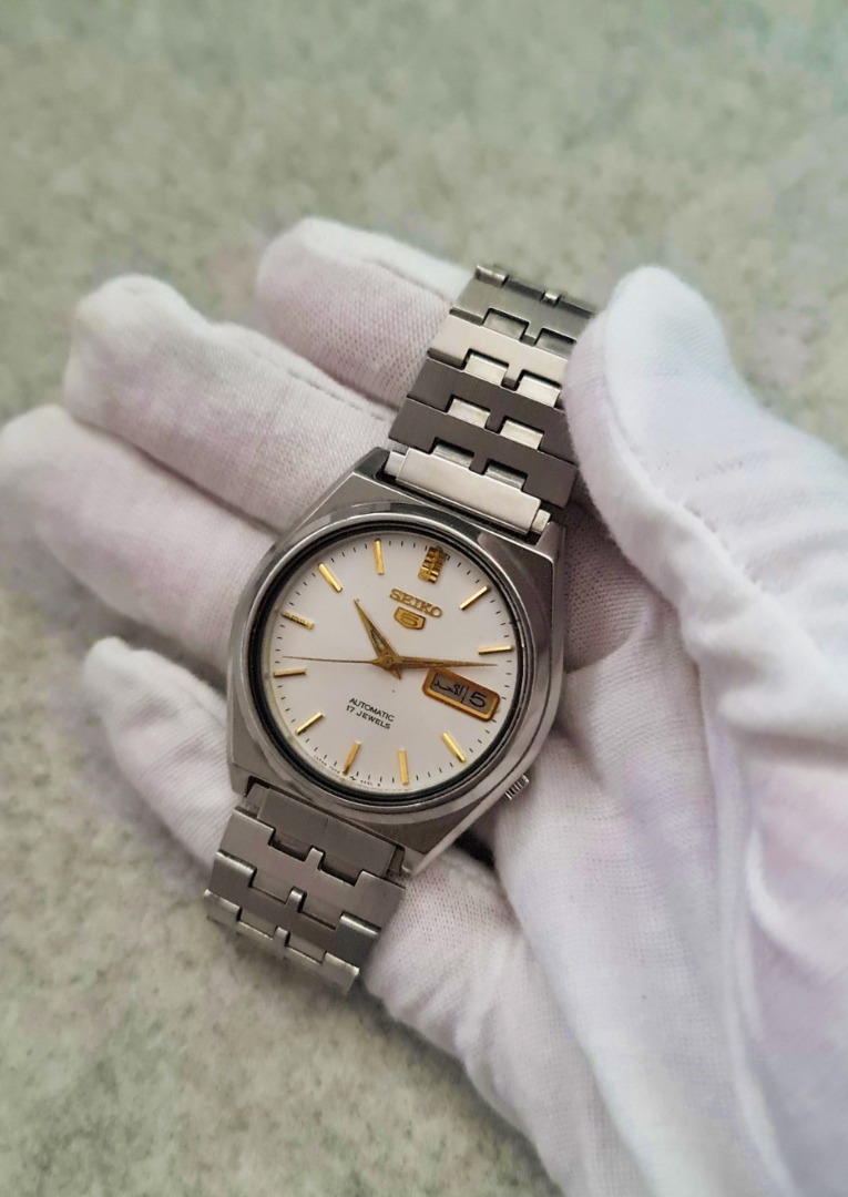 Seiko 5 arabic day on sale