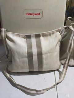 Selempang canvas original bally
