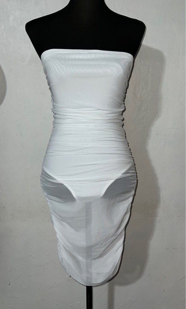 Shein Sexy Solid Bandeau Bodycon Dress (Category: Dresses) located in Santa Rosa. Submitted by seolarlee (Listing ID 1228816249, Image 2). Description: Never worn Bought last Nov sa Shein mismo for maternity shoot sana kaso di umabot Size small but can fit up to medium.