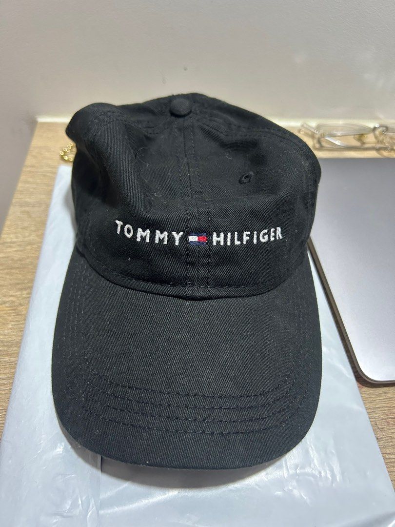 tommy hilfiger chappals