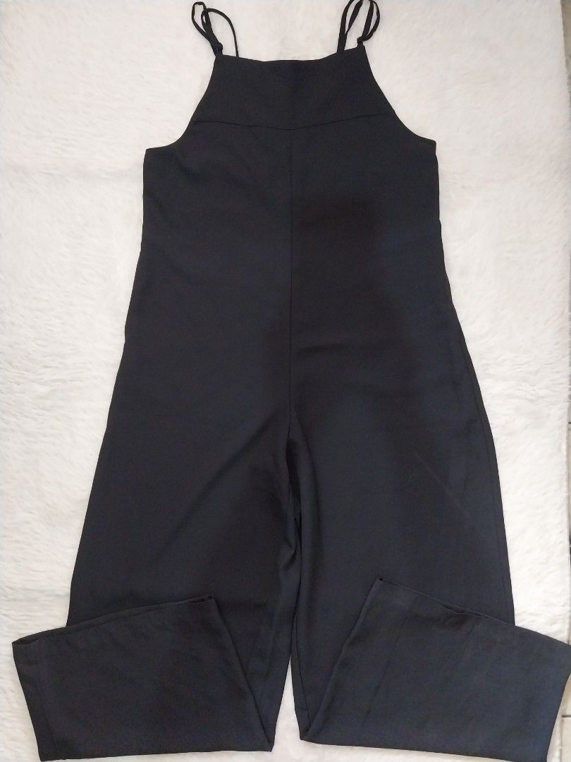 Uniqlo Jumpsuit Solid Black, Women's Fashion, Dresses & Sets, Jumpsuits
