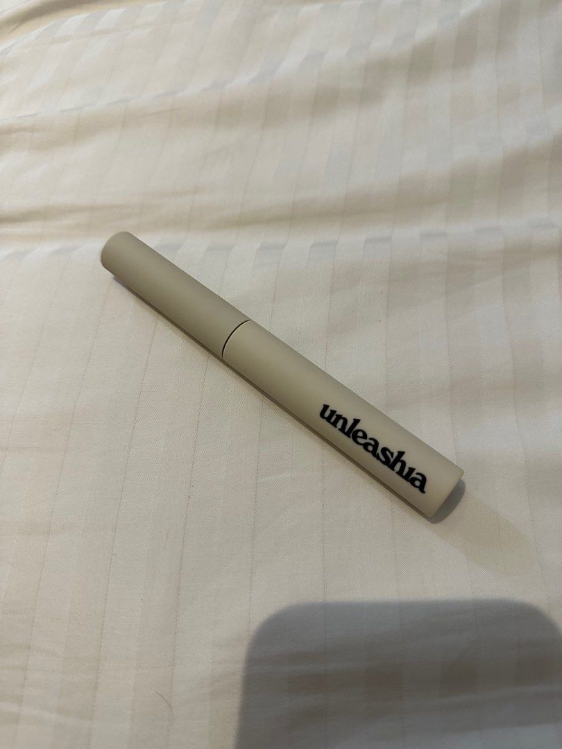 Unleashia Shaper Pomade Eyebrow Fixer (Category: Makeup) located in Makati City. Submitted by portiashoppingimpulsive (Listing ID 1228891177, Image 1). Description: 100% authentic with box The hold is very good search for reviews on TikTok Used once hahaha I Honestly just don’t like laminated brows on me Impulse buy Onhand can do same day delivery .
