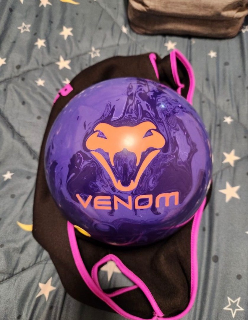 Venom shock bowling ball, Sports Equipment, Sports & Games, Billiards
