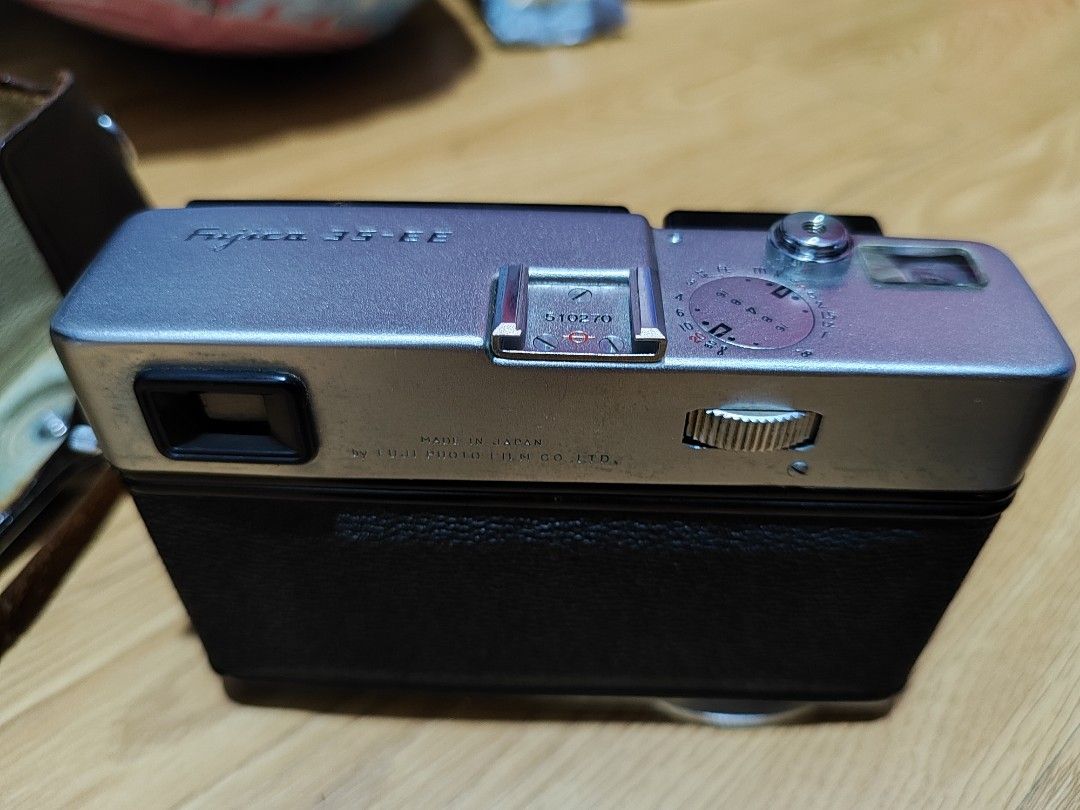 Vintage Fugica 35 - EE (Category: Cameras) located in Quezon City. Submitted by mco108 (Listing ID 1228898378, Image 3). Description: ~ please check photos ~ lalamove delivery will be shouldered by buyer po rfs: not into cameras, my dad owns the camera.