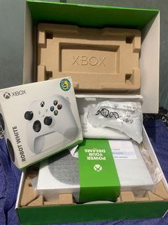 XBOX SERIES S with EXTRA CONTROLLER FREE, bagong bago!! 