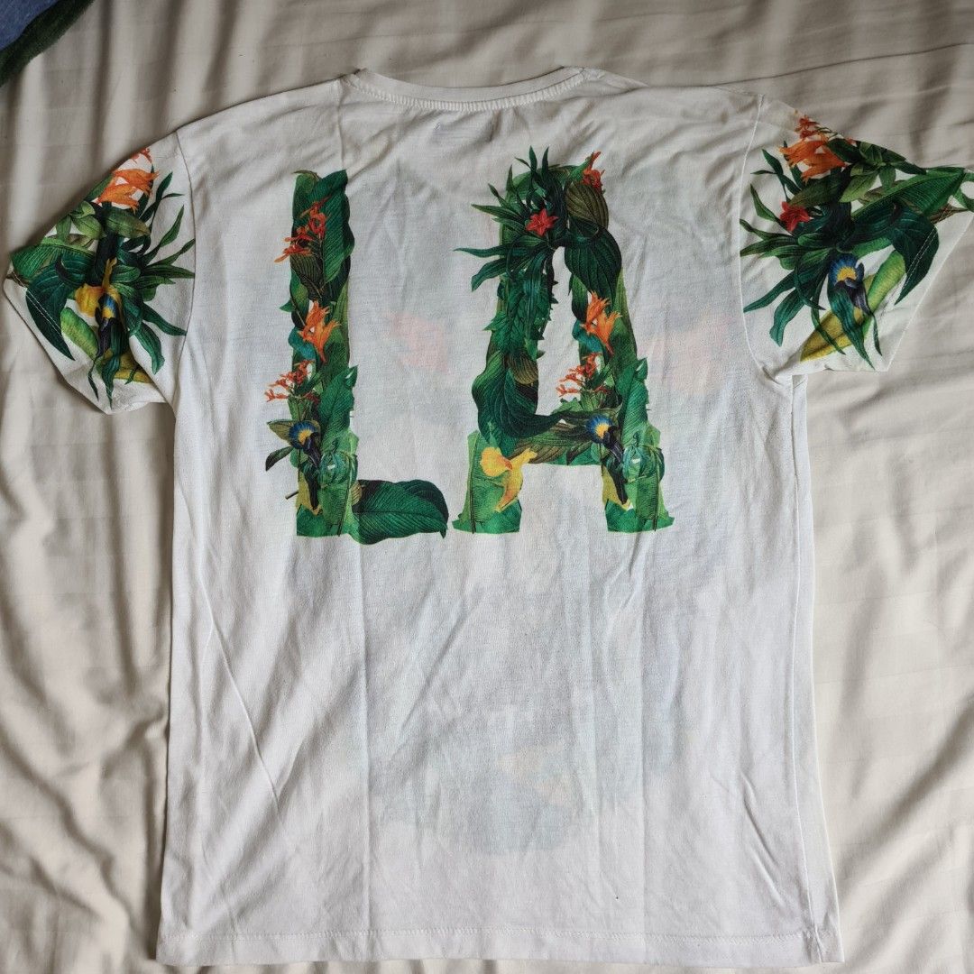 Zara Men Floral Shirt (Category: Tshirts & Polo Shirts ) located in Quezon City. Submitted by Strawhat10 (Listing ID 1228772447, Image 2). Description: Last price posted MOP: Gcash MOD: Lalamove or Grab.