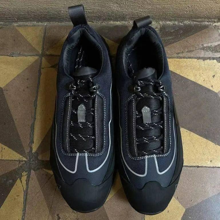 減價不議4780-->4380 現貨官網一出完售Size 42.5 (SOLD) / 43.5 減價不議4780-->4380 現貨官網一出完售Size 42.5 (SOLD) / 43.5