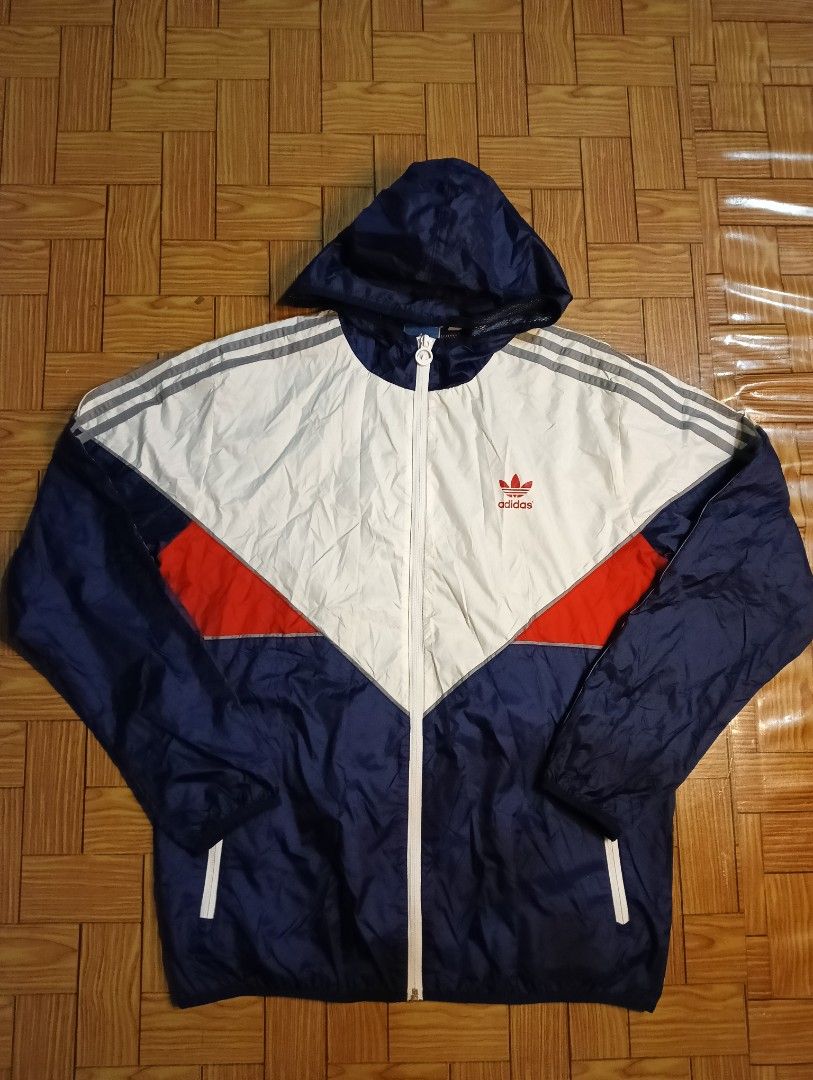 ADIDAS TRI COLOR WINDBREAKER on Carousell