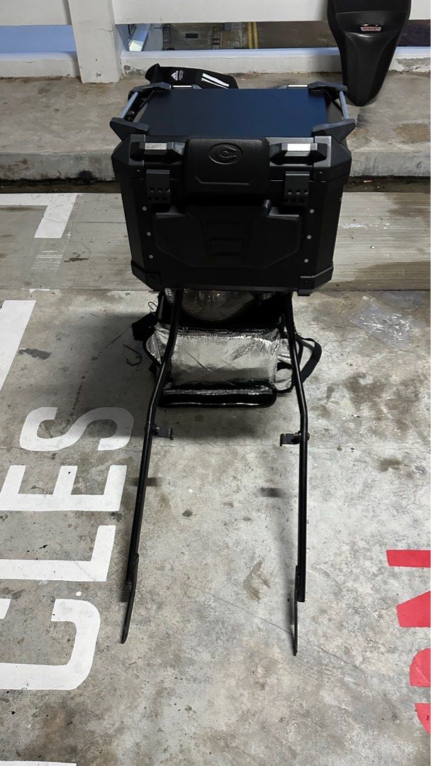 Aerox rack + box, Motorcycles, Motorcycle Accessories on Carousell