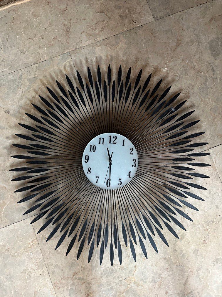 Aesthetic wall clock, Furniture & Home Living, Home Decor, Clocks on