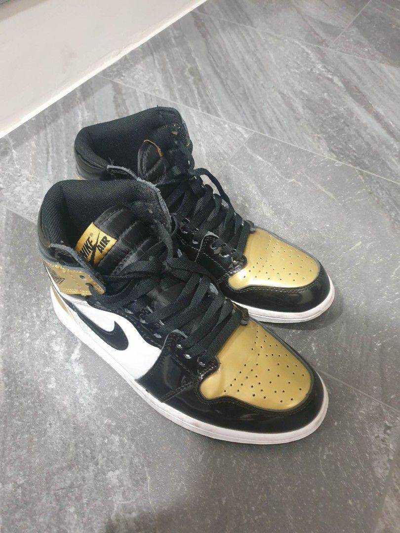 AIR JORDAN 1 RETRO HIGH OG NRG GOLD TOE, 他的時尚, 鞋, 運動鞋在