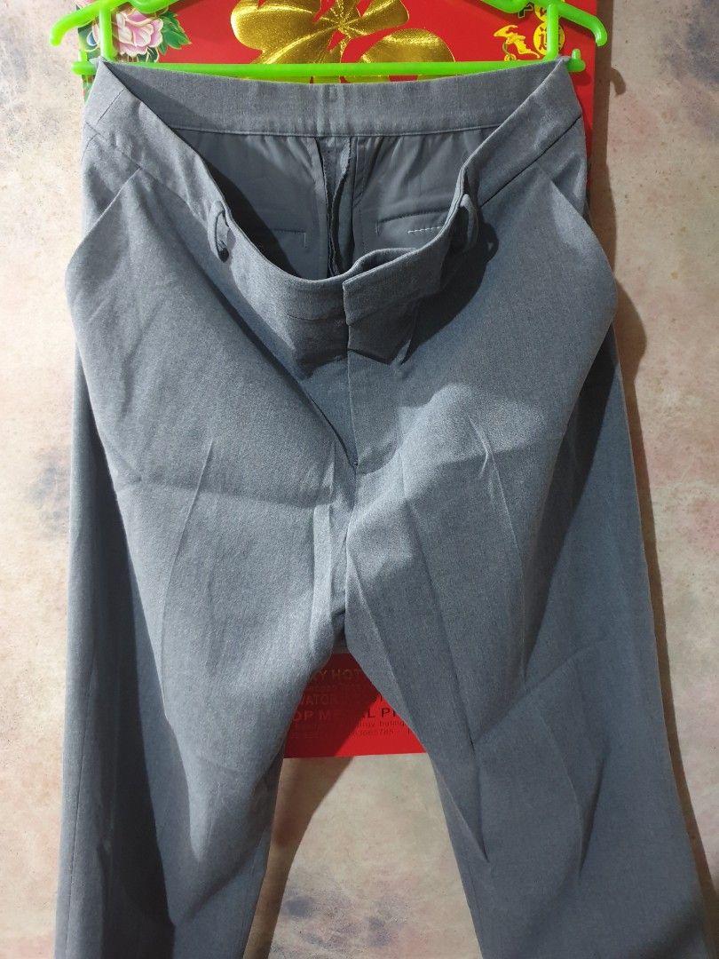 Ankle pants size 32 (Category: Trousers) located in Baguio. Submitted by lee.ka (Listing ID 1229032615, Image 1). Description: not sure if uniqlo siya pero still in excellent condition size 32 400 plus ship fee issue-cut tags.