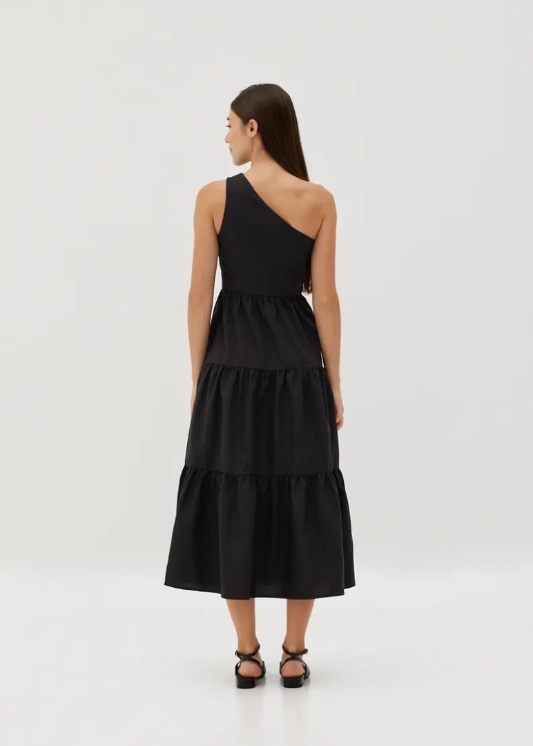 Arla Asymmetrical Tiered Maxi Dress, Women's Fashion, Dresses & Sets ...