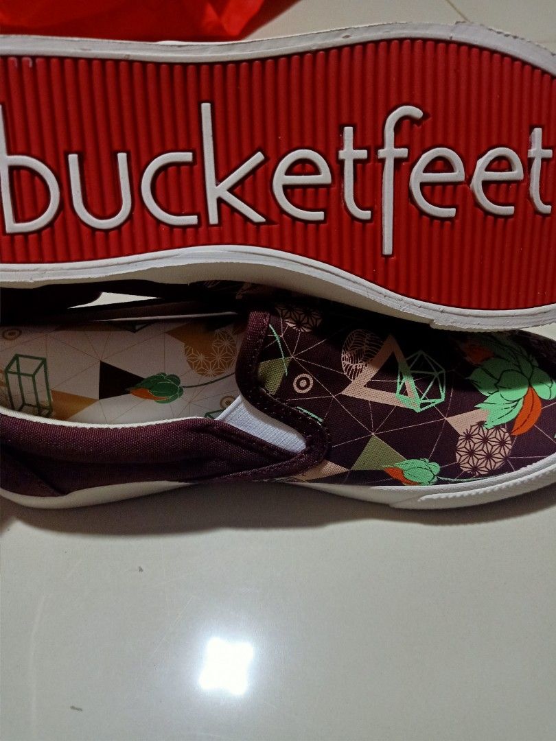 Authentic bucketfeet size 36 (Category: Flats & Sandals) located in Quezon City. Submitted by MsMars (Listing ID 1229031267, Image 2). Description: #bucketfeet #brandnew #brown #floral.
