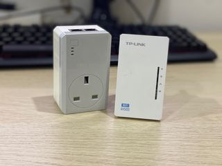 AV500 2-Port Powerline Adapter with AC Pass