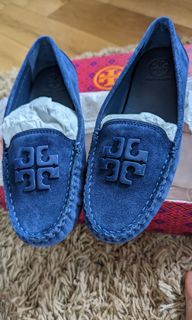 BNIB Authentic Tory Burch Lowell 2 Driver loafer shoes in Royal Navy