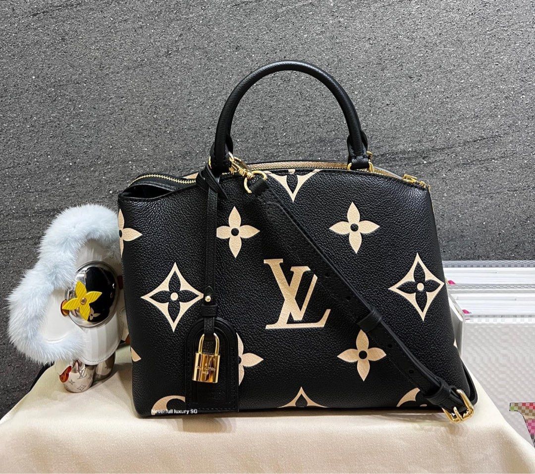 Unboxing Louis Vuitton Petit Palais handbag (monogram empreinte leather,  noir) 