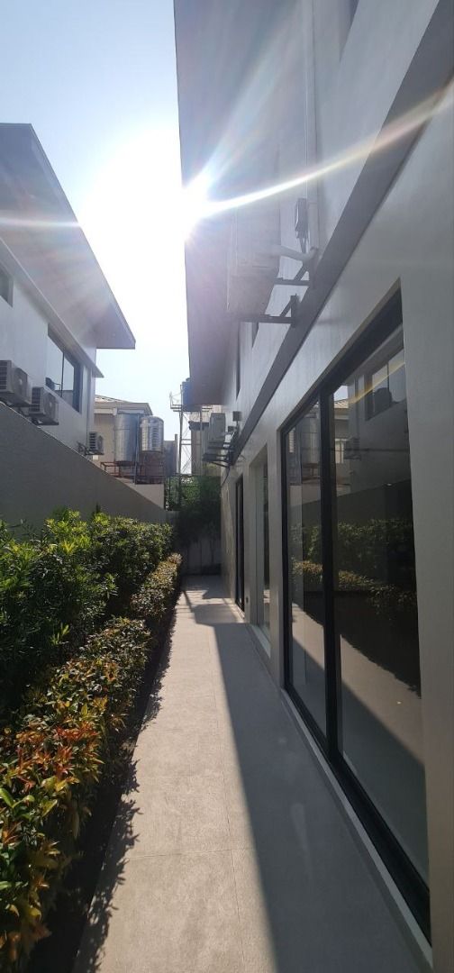 Brand New Modern House and Lot For Sale in BF Homes Executive Village