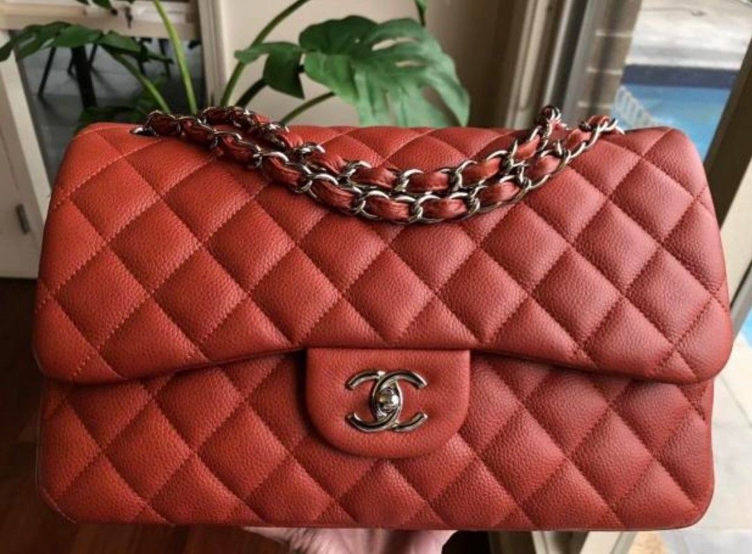 Red jumbo chanel deals bag