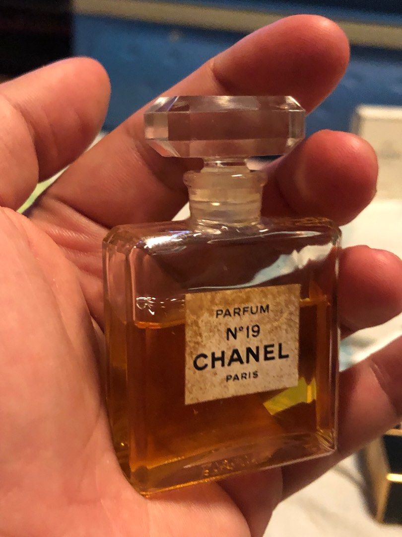 Authentic CHANEL®️ N° 19 Vintage Eau de Toilette Rechargeable