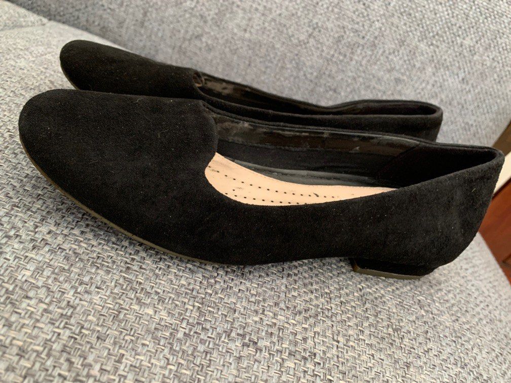 clarks low heel booties