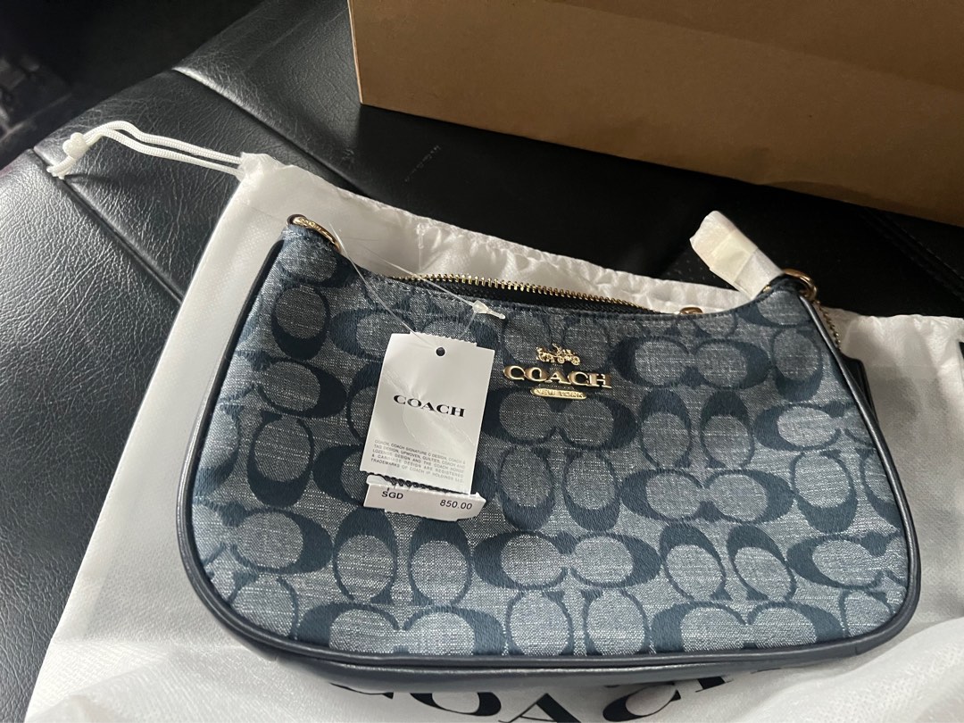 Coach Bag, Women's Fashion, Bags & Wallets, Shoulder Bags on Carousell