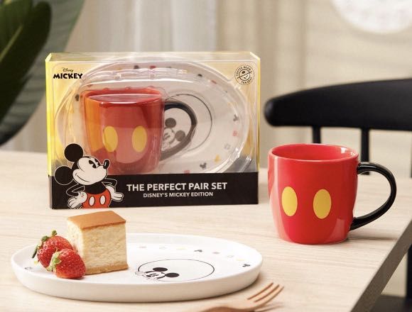 https://media.karousell.com/media/photos/products/2023/4/28/coffee_bean_mickey_mouse_cup_s_1682667181_03eeef7c_progressive.jpg