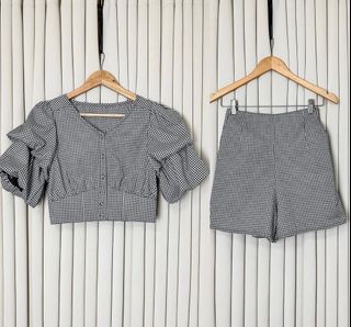 (Category: ) located in . Submitted by HelloAnn_Closet (Listing ID 1229017381, Image 1). Description: .