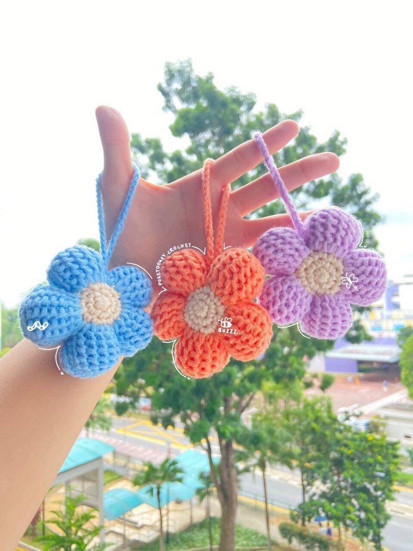 Crochet Flower Keychain, Hobbies & Toys, Stationery & Craft, Handmade