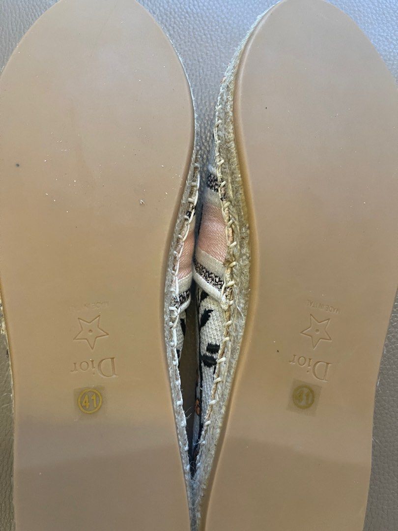 Wedges 219 2025