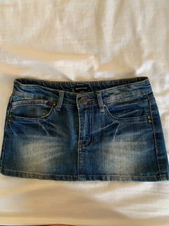 (Category: ) located in . Submitted by modelrunway (Listing ID 1228931158, Image 1). Description: .