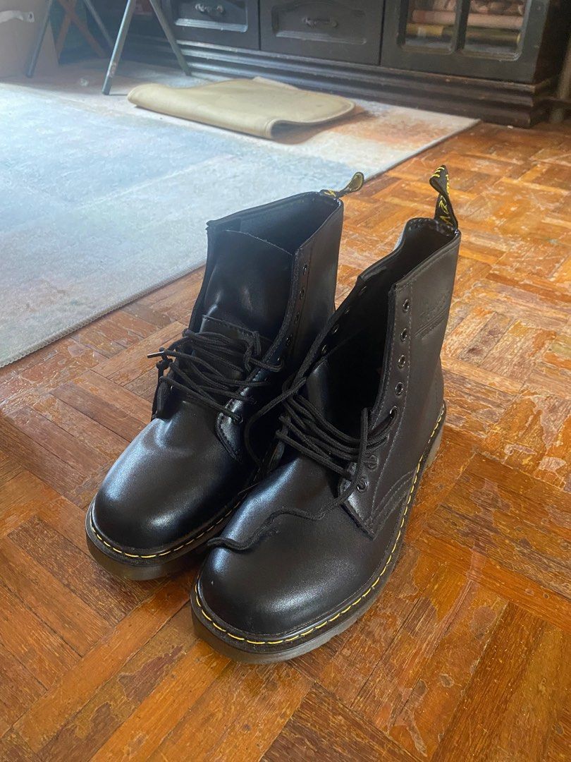 doc marten combat boots, Men's Fashion, Footwear, Boots on Carousell