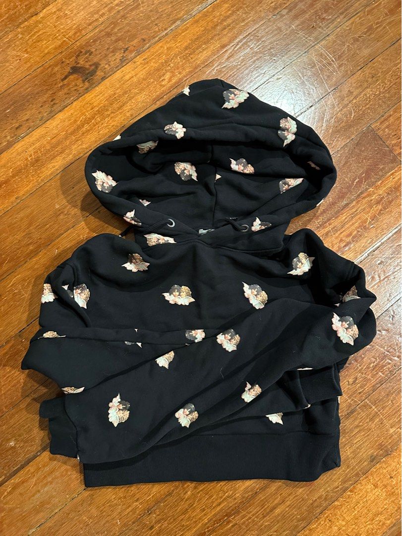 FIORUCCI cropped black hoodie (Category: Coats, Jackets and Outerwear) located in Makati City. Submitted by chelsmmm (Listing ID 1228992777, Image 1). Description: No haggling Original price 180€ AUTHENTIC FIORUCCI Cropped hoodie with the iconic angels! RFS - not my style anymore .