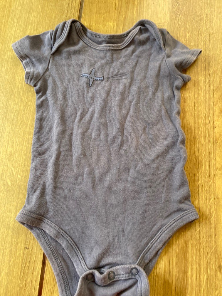 Free bodysuit mamas papas, Bayi & Anak, Baju Bayi di Carousell