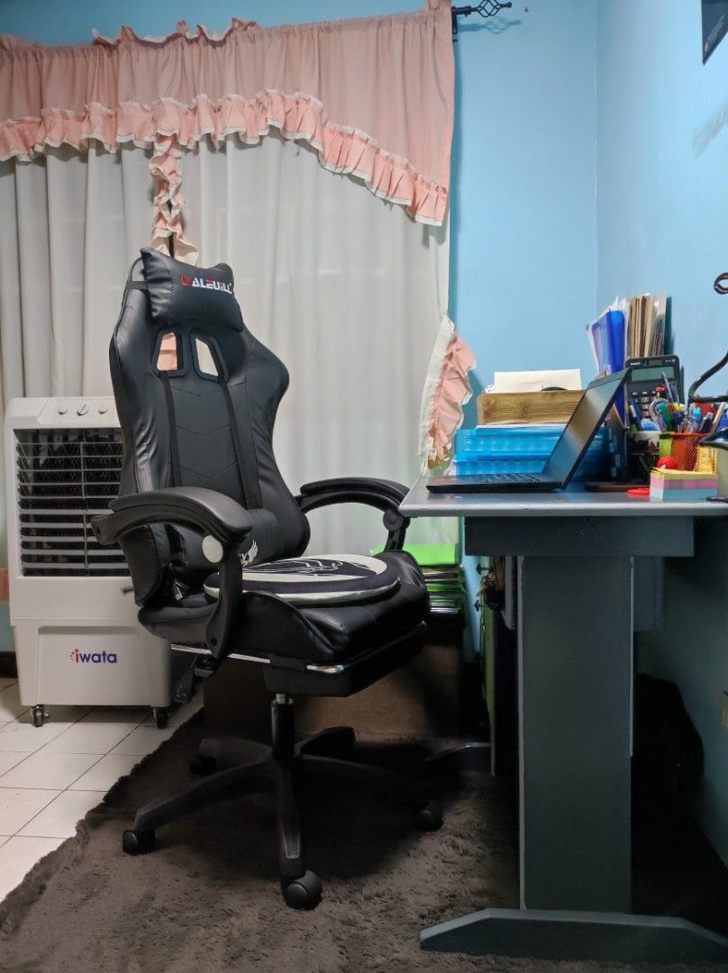 Gaming Chair- All Black on Carousell