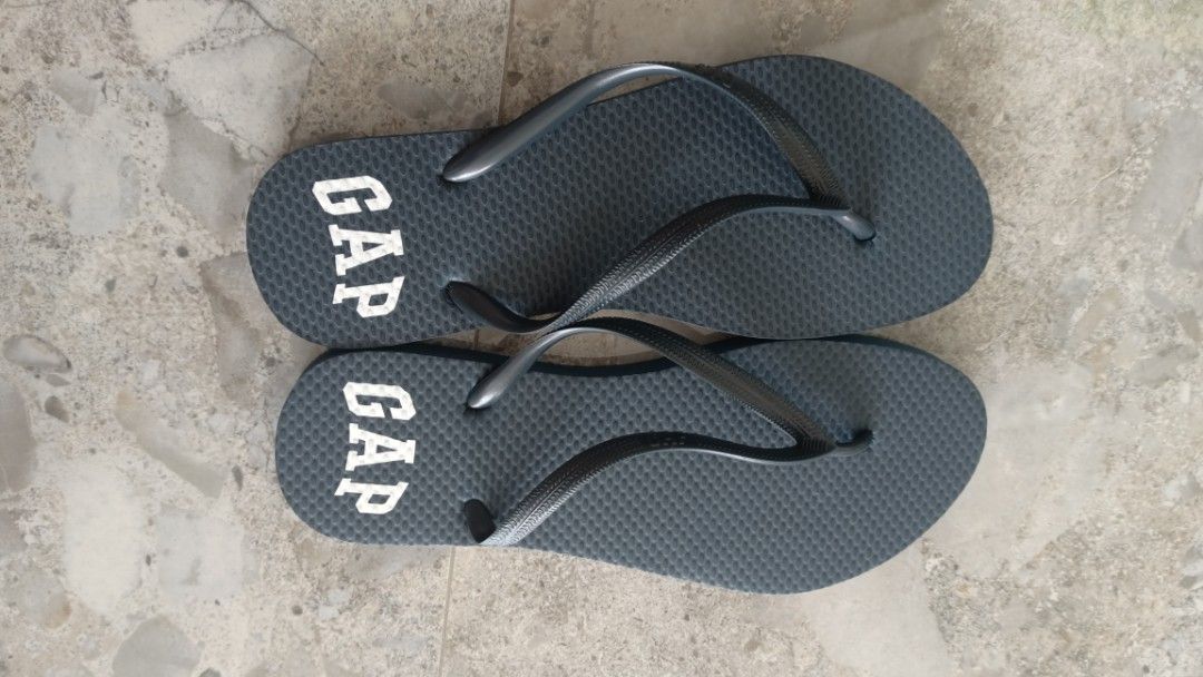 Gap slippers top