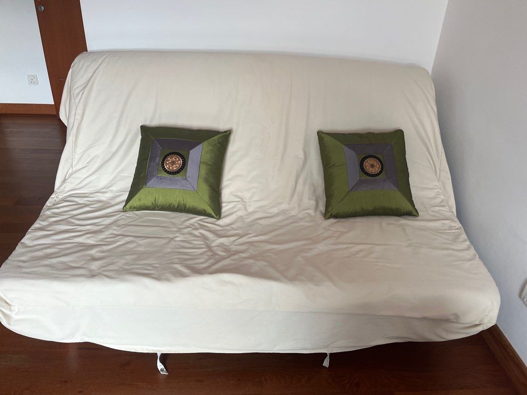 Giving away for free, Furniture & Home Living, Furniture, Bed Frames